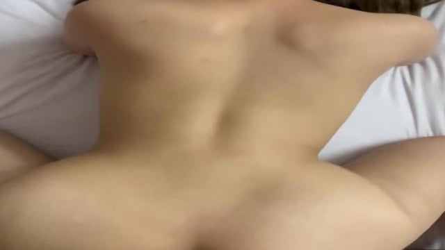 chơi em từ phía sau