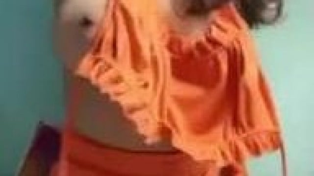 Múi mít với body cực phẩm hẹn bạn đi chơi còn tranh thủ show hàng