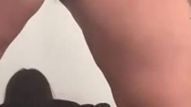 Đút vào là em rên không ngưng