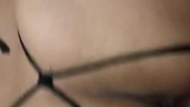 Đụ em da ngăm đen lòi lồn cả ra ….