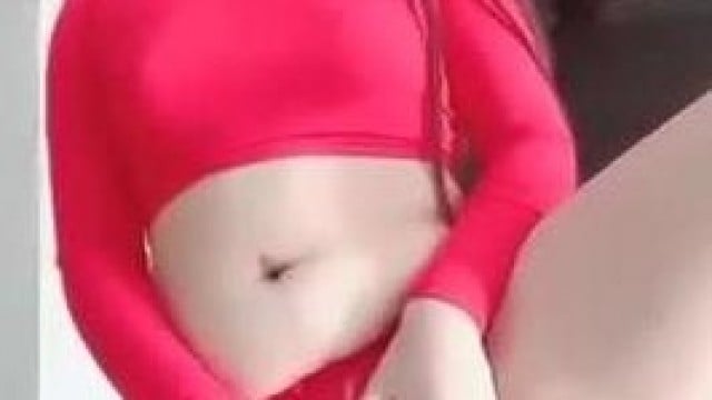 Em gái hàn quốc tập móc bím