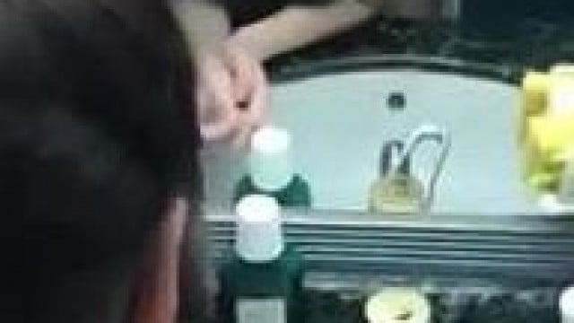 Đụ em chưa kịp cởi đồ trước bàn trang điểm