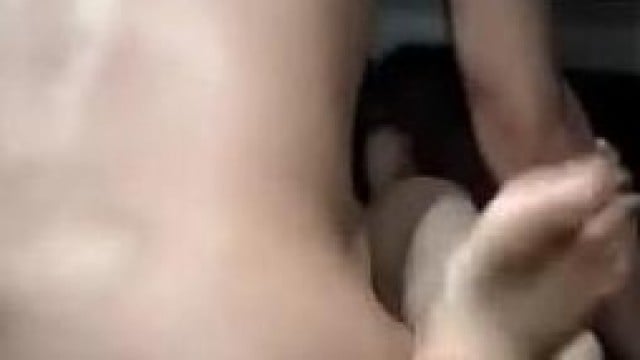 Địt em gái gọi dâm đãng trên xe