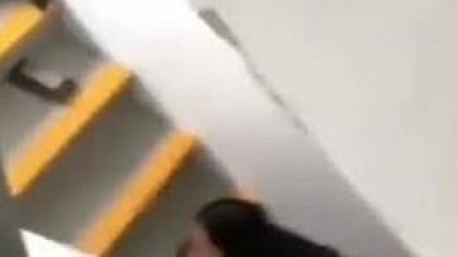 Quay lén cặp đôi địt nhau ở cầu thang khu trung cư .