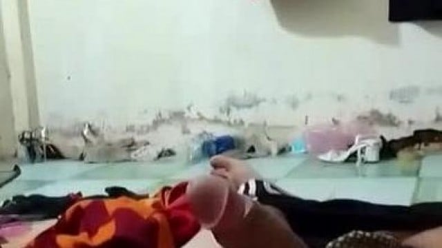 Đưa em về phòng trọ rồi làm cho em sướng tê lồn