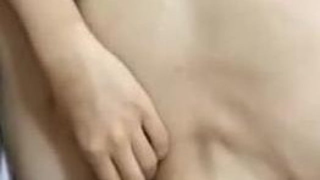 một mình em cân hai anh luôn cho máu