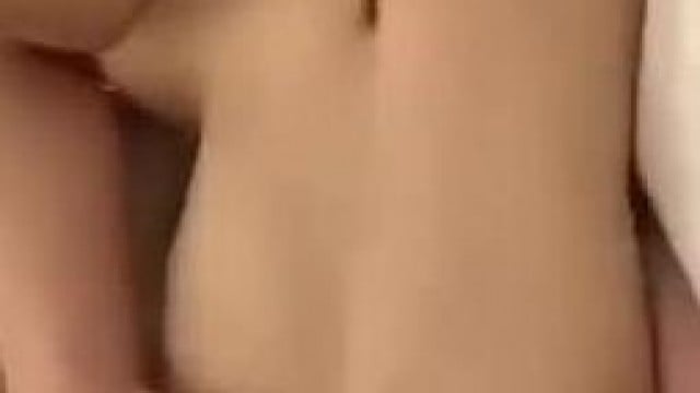 Em gái dáng ngon rên cực nứng