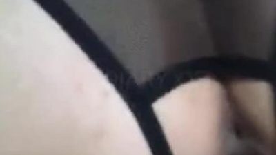 Địt Con Hàng Dâm Đãng Chíp Đen Không Kịp Cởi Quần