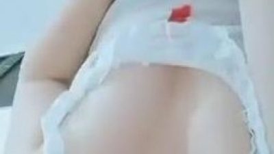 Em y tá dâm đãng móc lồn cực múp