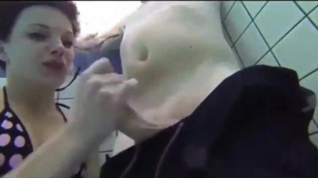 Bị gạ chịch dưới bể bê