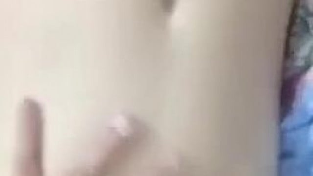 Em đang khó chịu trong người