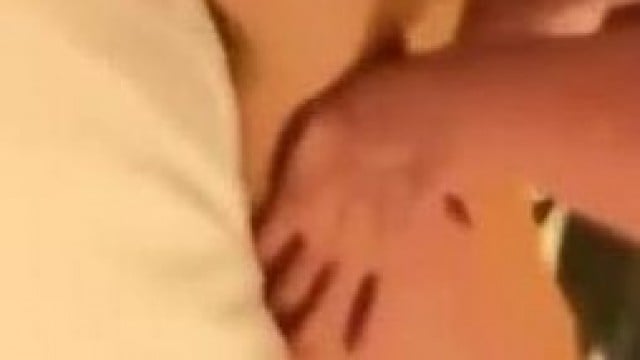 Vừa Móc Vừa Chơi Doggy 2 Em Hàng Cực Dâm Đãng Trong Khách Sạn