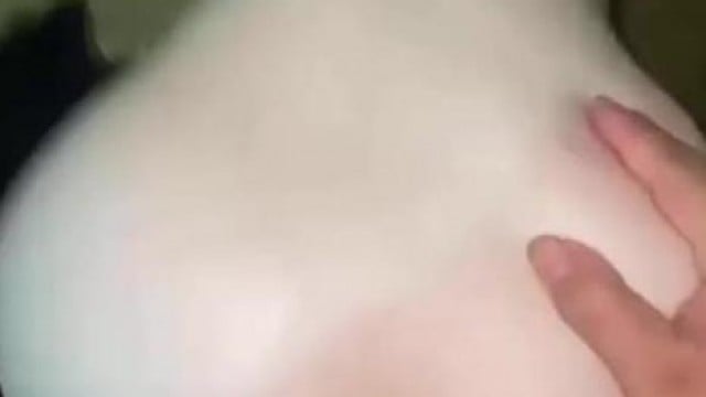 Doggy em gái mới quen rồi xuất thẳng vào trong lồn em