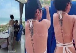 Chơi em gái đeo kính bên khung cửa sổ