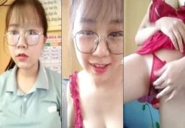 Cô giáo đeo kính vú to đang dạy học thì lại khoe hàng trên lớp