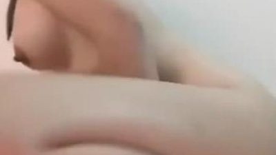 Em nứng quá mấy anh ơi