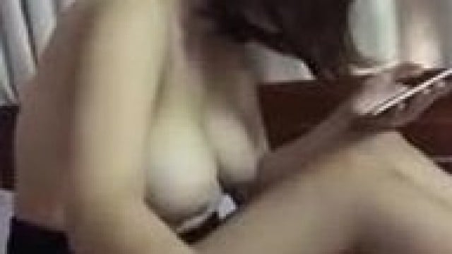 Dẩn chị gái ny vào nhà nghĩ