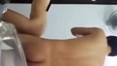 Cho Em Hút Cỏ Rồi Đè Em Ra Địt Trong Phòng Trọ