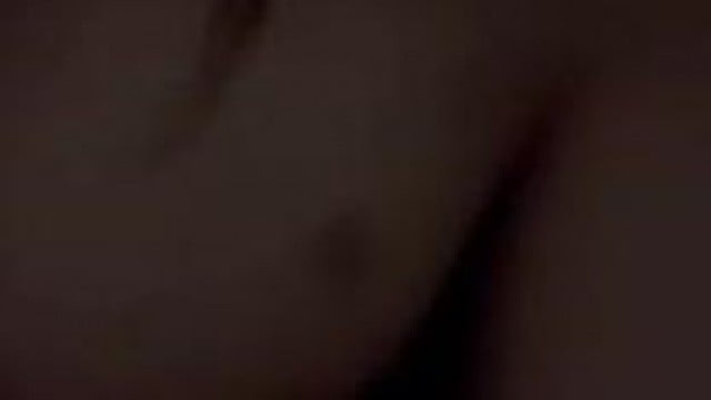 Em sinh viên vú to