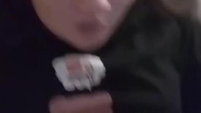 Người yêu sang nhà bạn gái chơi khi chỉ có 1 mình.