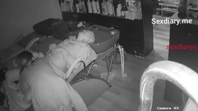 Video quay lén hớt tóc gội đầu bú cu chịch máy bay