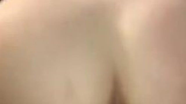 Vừa đút vào lồn thì nước ra lênh láng