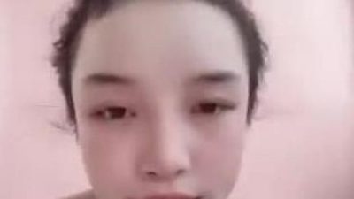 Gái xinh thủ dâm