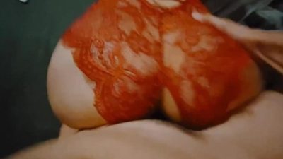 Doggy em đít to ren đỏ
