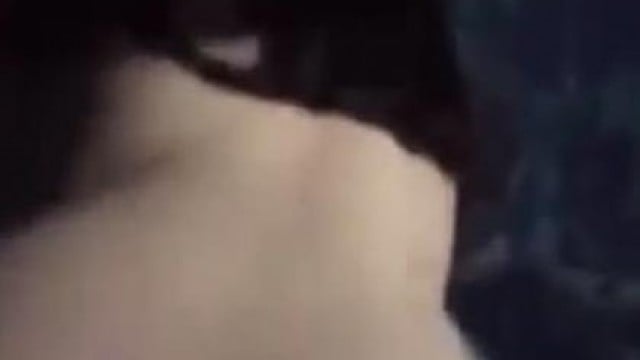 Em bồ mông to với nói điện thoại vừa dâm