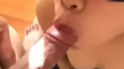 Cô tiếp viên hàng không bú cu cực giỏi