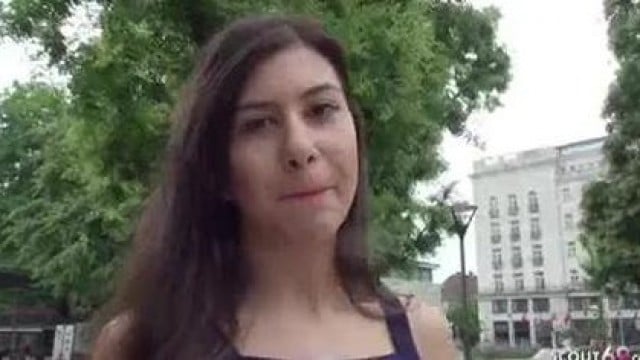 Gạ gái ngoài đường làm tình