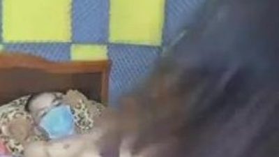 Em gái vú to livestream chịch người yêu .