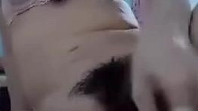 thủ dâm bằng dưa leo già rồi còn đổ đốn