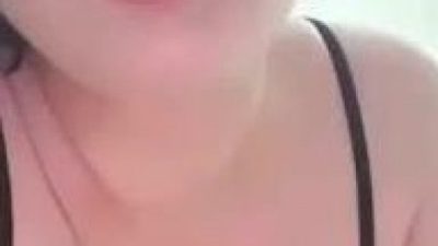 Con dâu quay phim thủ dâm rồi gọi tên bố chồng .