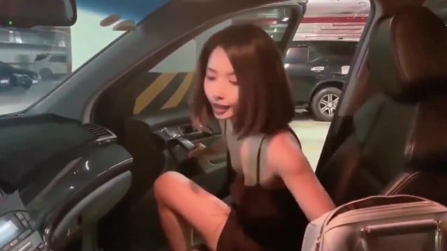 vào siêu thị mua chày chỉ để về thủ dâm