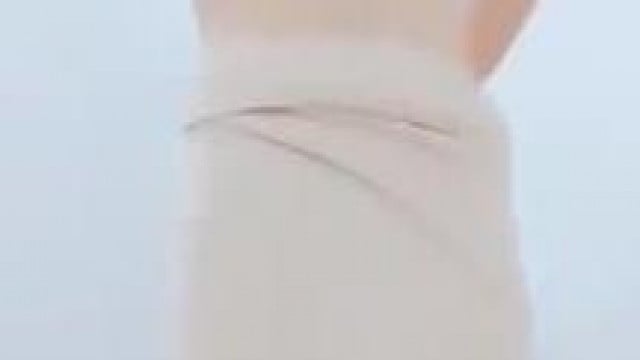 Nhóm ekip quay phim chịch tập thể không bao.