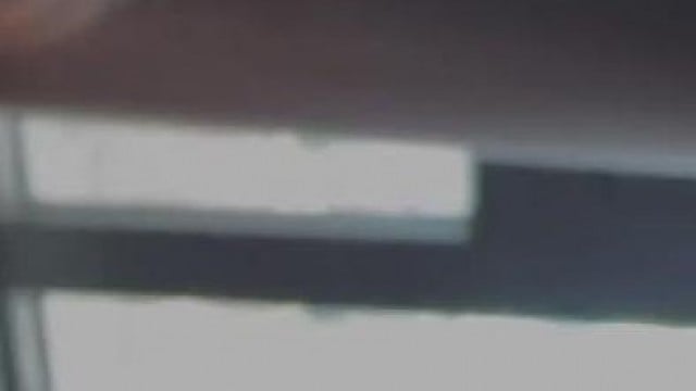 Địt bên cữa sổ, xuất tinh.