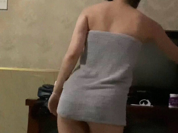 Ảnh 2 của Checker Pita thương em gái mới lên sg xin việc làm 2 shot tái tê nước nôi thôi rồi
