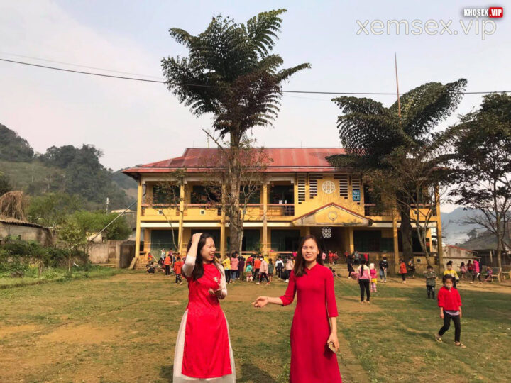 Ảnh 24 của Clip sex Cô giáo Tây Bắc mặc áo dài đỏ địt với chồng cực dâm (Full Clip + Pic)