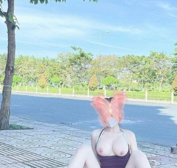 Ảnh 2 của Clip sex Couple Bé Thỏ mặc váy ngủ ren đỏ cho bạn chồng xuất tinh ngập bướm