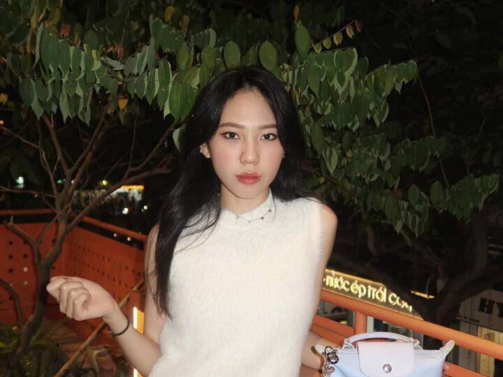 Ảnh 7 của Clip sex Em gái xinh mình dây mông to căng tròn bị đụ nằm sấp