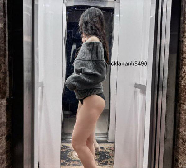 Ảnh 12 của Clip sex vkcklananh9496 doggy trong thang máy