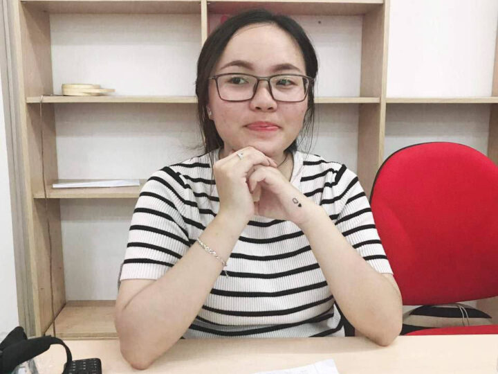 Ảnh 8 của Đụ em nhân viên văn phòng đeo kính sướng rên rỉ rồi gạ em xuất trong (Full Clip + Pic)