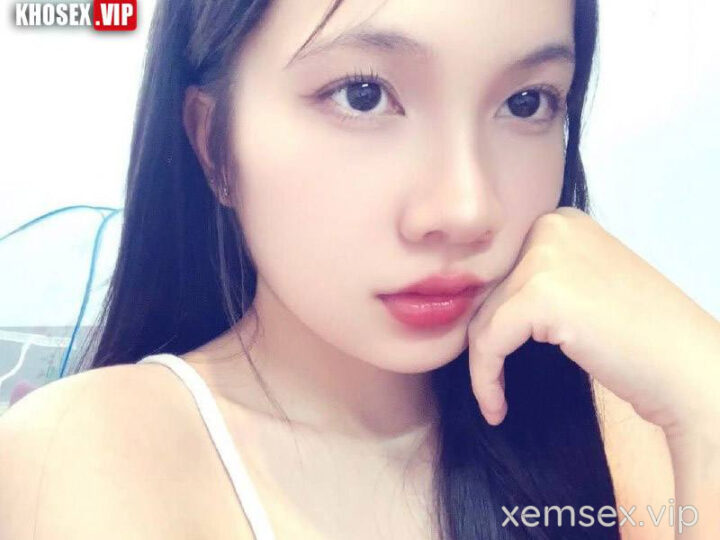 Ảnh 11 của Lộ clip sex Địt em hotgirl bướm non cực dâm