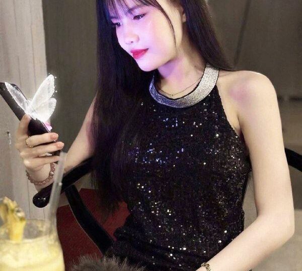 Ảnh 1 của Lộ clip sex cặp vợ chồng đụ nhau cạnh cửa kính cho người khác thấy (Full Clip + Pic) – Phần 1