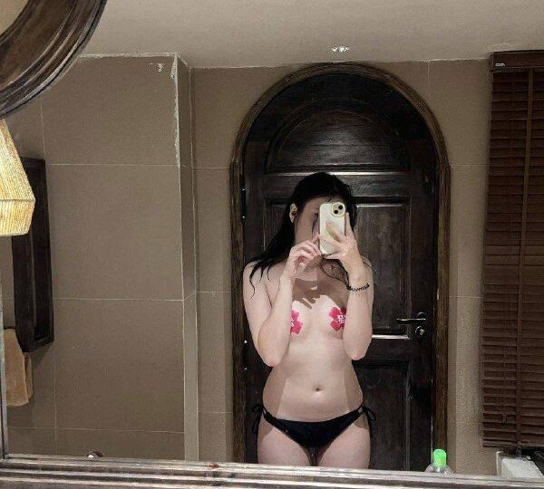 Ảnh 5 của Cu anh bự quá ông xã ơi đút 1 phát em ra liền luôn (Full Clip + Pic)